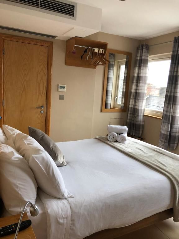 Гостевой дом The Eyre Square Townhouse Голуэй