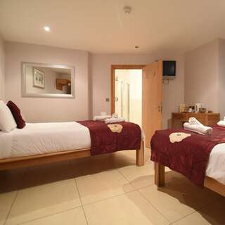 Гостевой дом The Eyre Square Townhouse Голуэй Улучшенный двухместный номер с 2 отдельными кроватями-1