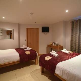 Гостевой дом The Eyre Square Townhouse Голуэй Улучшенный трехместный номер-5